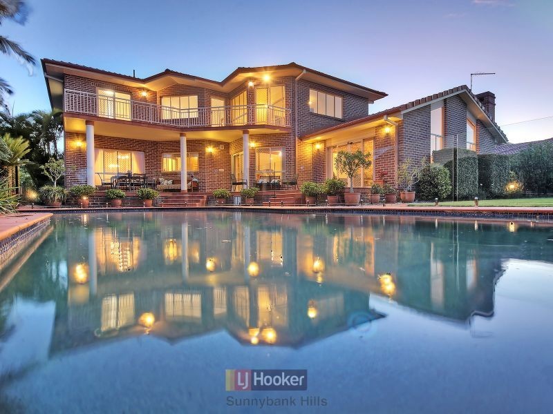 60 Delfin Drive, Macgregor QLD 4109