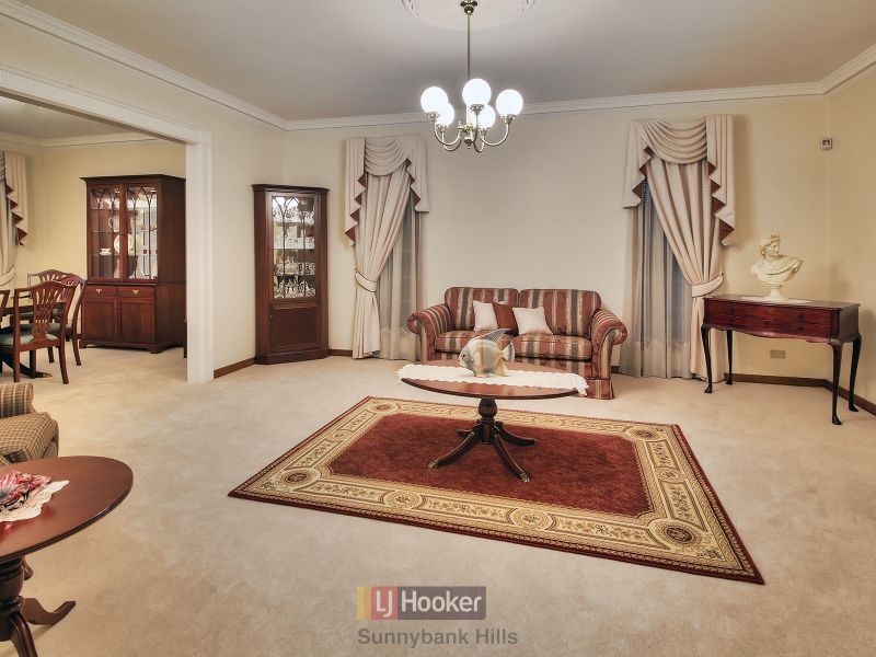 60 Delfin Drive, Macgregor QLD 4109