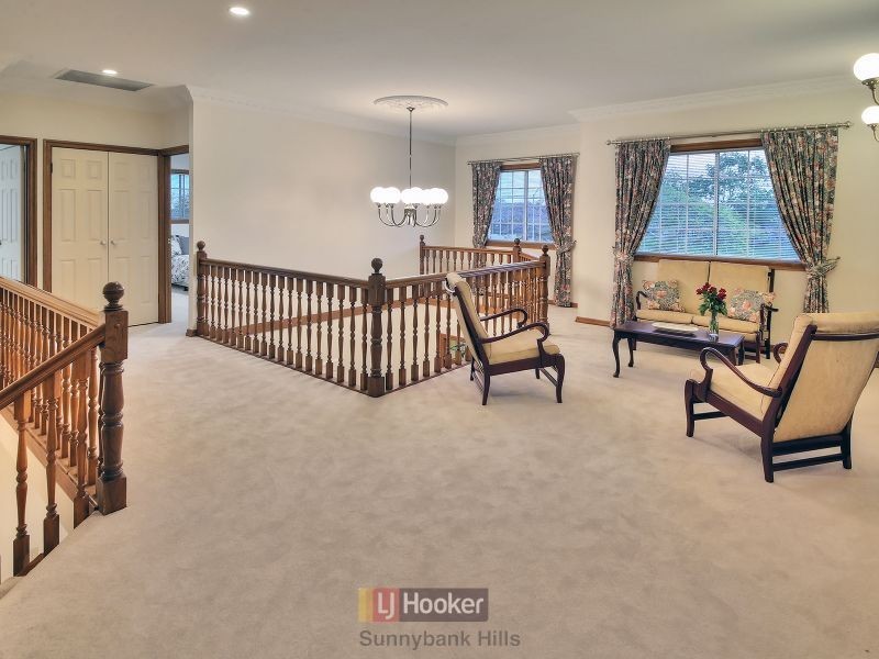 60 Delfin Drive, Macgregor QLD 4109
