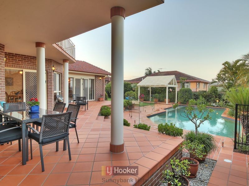 60 Delfin Drive, Macgregor QLD 4109