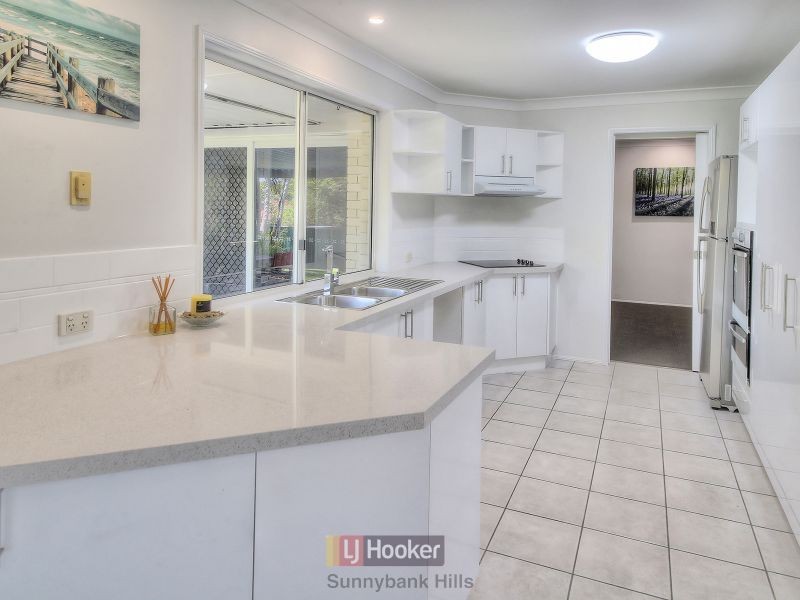 17 Golden Rain Place, Stretton QLD 4116