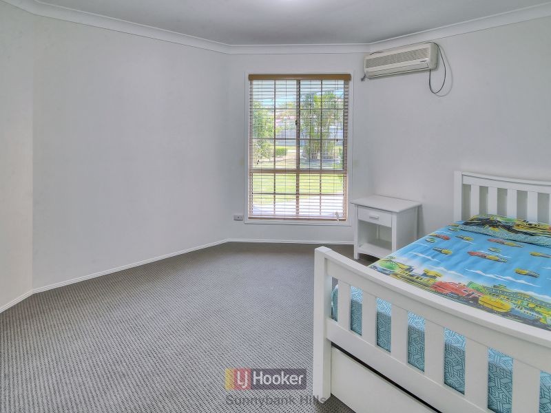 17 Golden Rain Place, Stretton QLD 4116