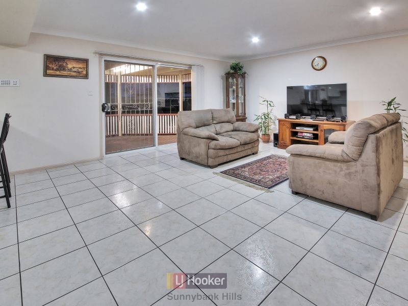 27 Azalea Crescent, Calamvale QLD 4116