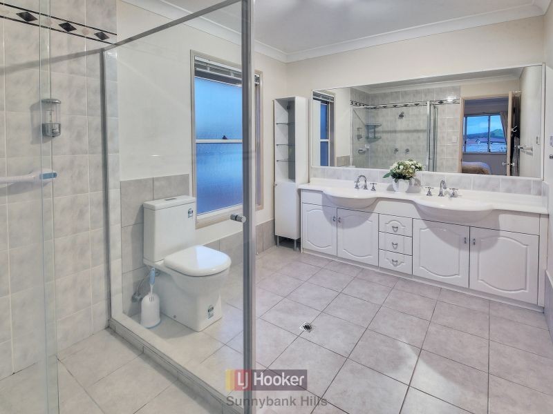 27 Azalea Crescent, Calamvale QLD 4116