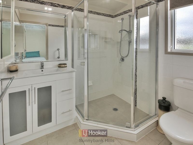 27 Azalea Crescent, Calamvale QLD 4116