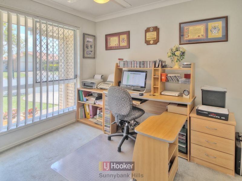 28 Magnolia Grove, Robertson QLD 4109