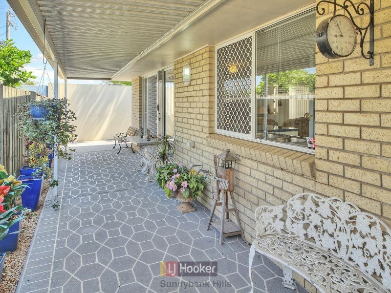 28 Magnolia Grove, Robertson QLD 4109