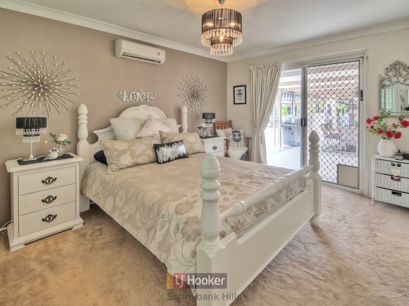 1 Lochore Court, Crestmead QLD 4132