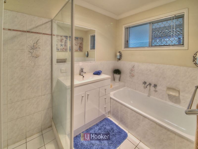 1 Lochore Court, Crestmead QLD 4132