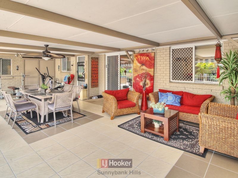 1 Lochore Court, Crestmead QLD 4132