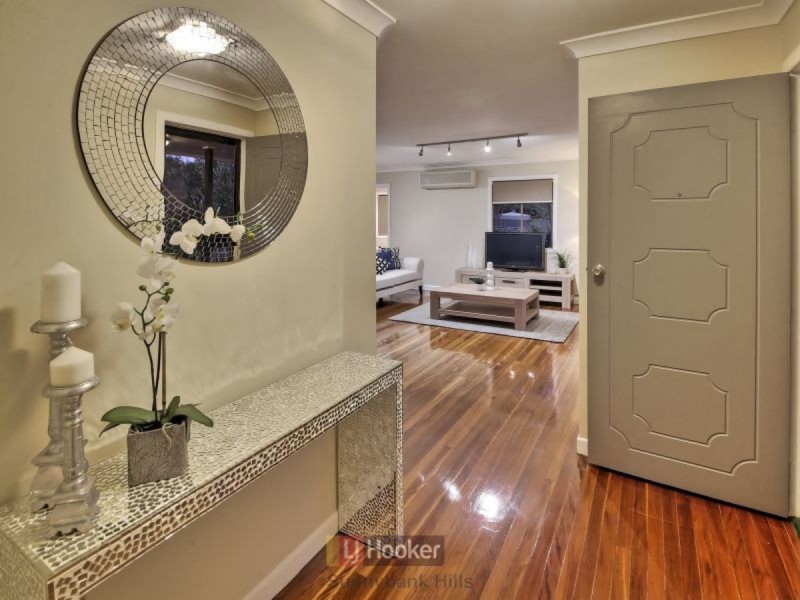 6 Rhyl Street, Macgregor QLD 4109