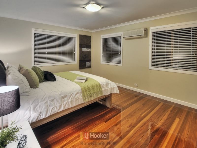 6 Rhyl Street, Macgregor QLD 4109