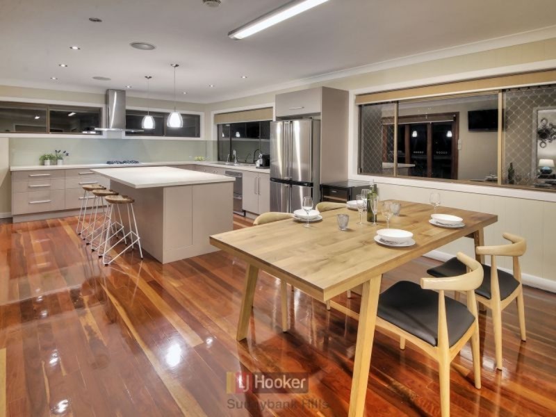 6 Rhyl Street, Macgregor QLD 4109