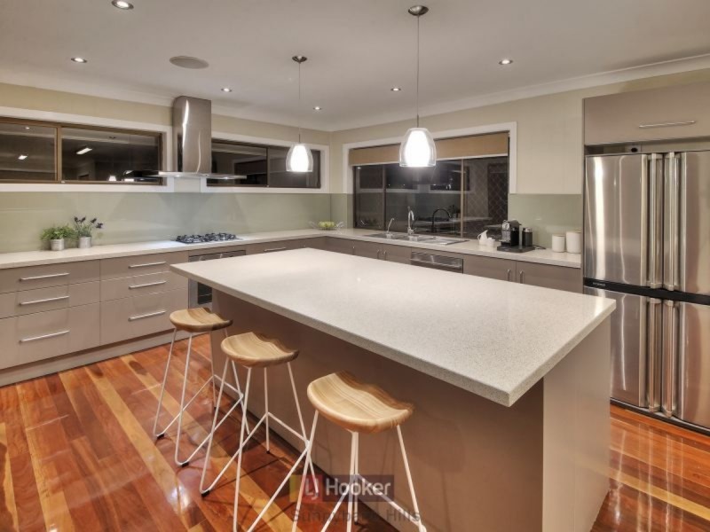 6 Rhyl Street, Macgregor QLD 4109