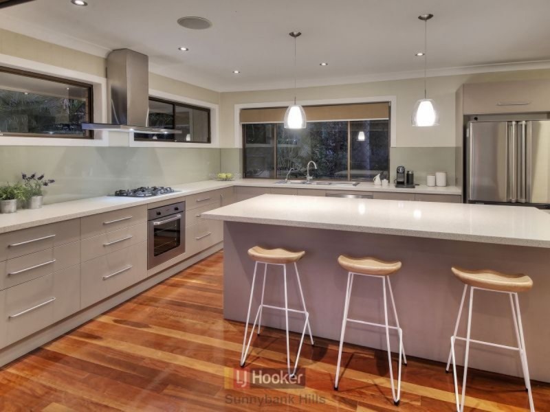 6 Rhyl Street, Macgregor QLD 4109