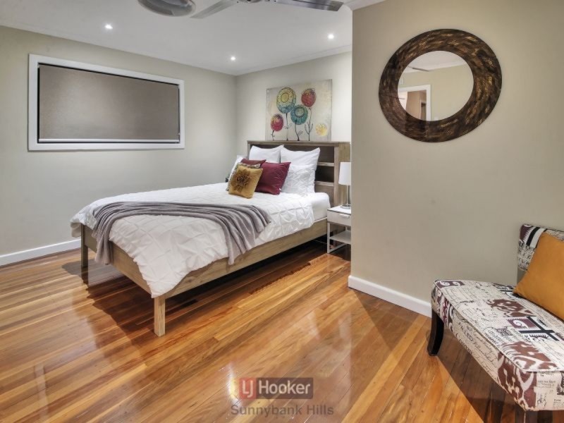 6 Rhyl Street, Macgregor QLD 4109