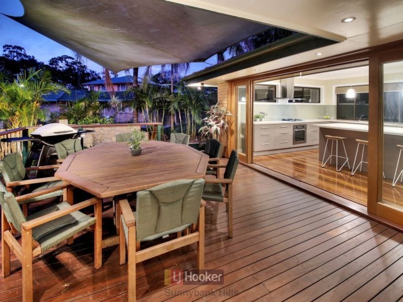 6 Rhyl Street, Macgregor QLD 4109