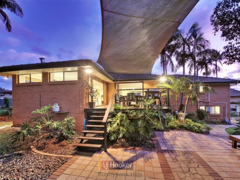 6 Rhyl Street, Macgregor QLD 4109