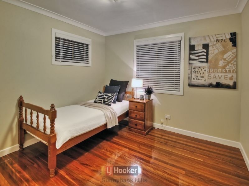 6 Rhyl Street, Macgregor QLD 4109