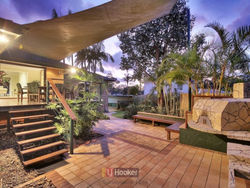 6 Rhyl Street, Macgregor QLD 4109