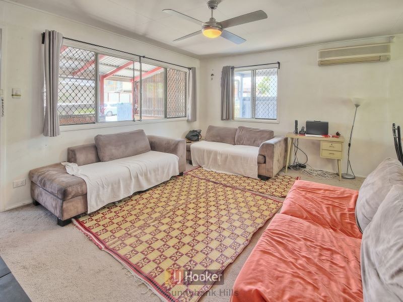 1 Dawson Road, Woodridge QLD 4114