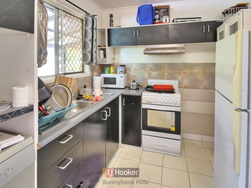 1 Dawson Road, Woodridge QLD 4114