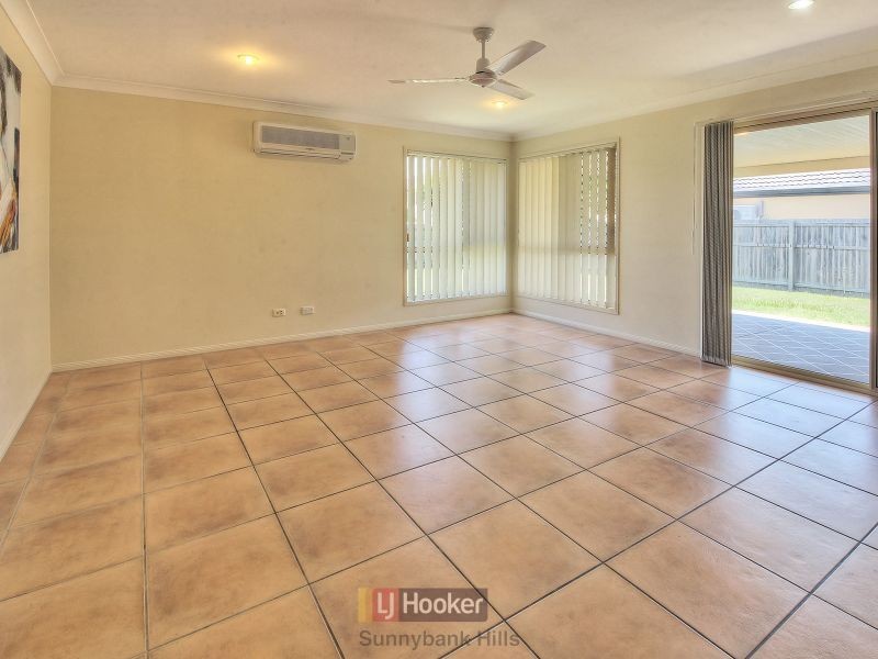 7 Finke Close, Parkinson QLD 4115