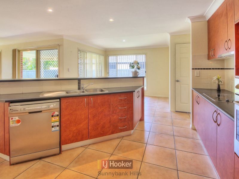 7 Finke Close, Parkinson QLD 4115