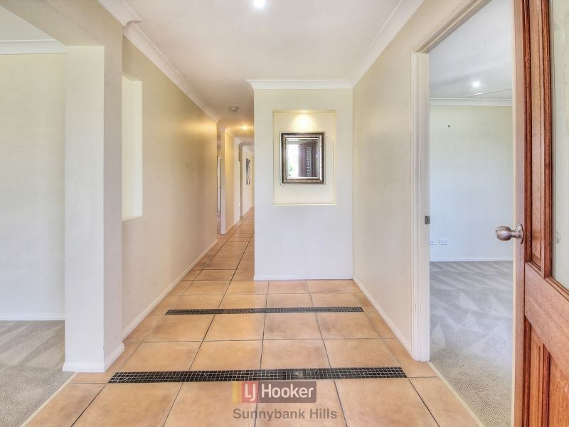 7 Finke Close, Parkinson QLD 4115