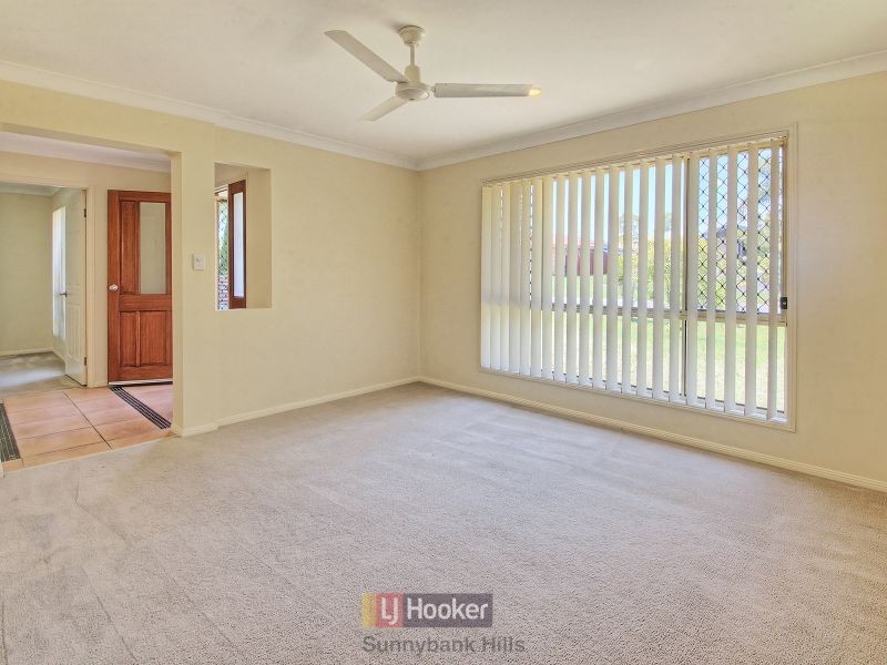 7 Finke Close, Parkinson QLD 4115