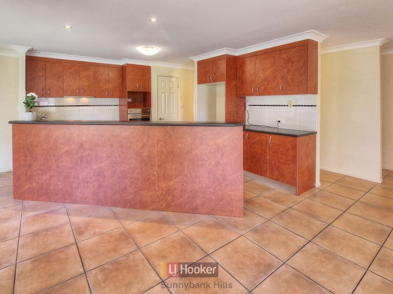 7 Finke Close, Parkinson QLD 4115
