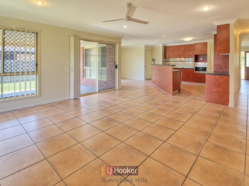 7 Finke Close, Parkinson QLD 4115