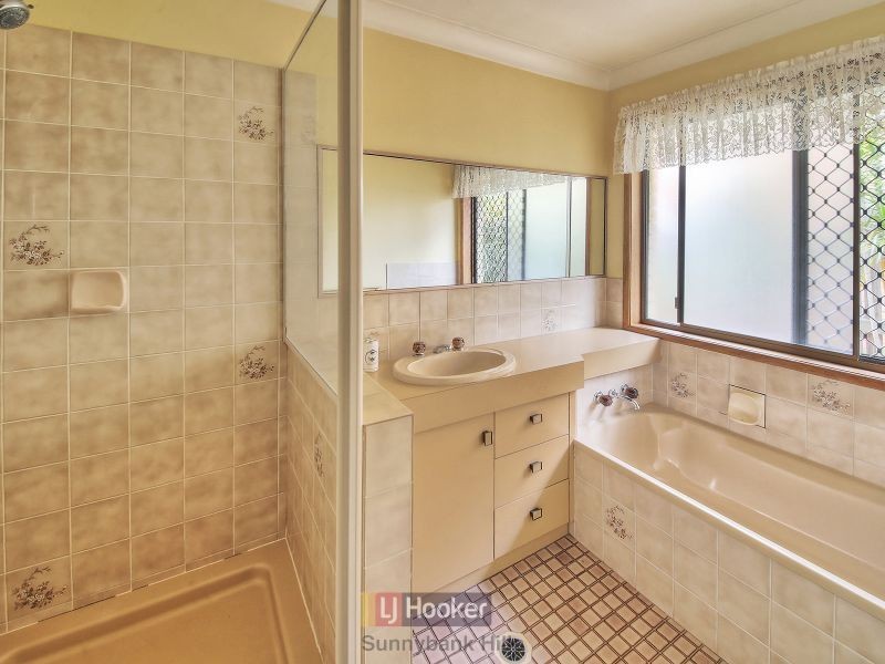 130 Pinelands Road, Sunnybank Hills QLD 4109