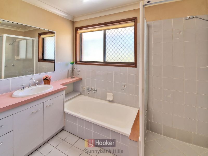 19 Roosevelt Drive, Stretton QLD 4116