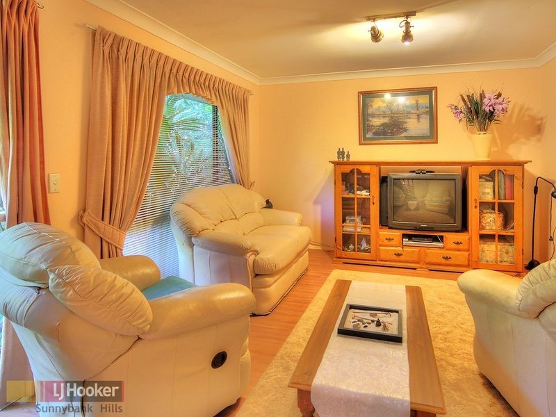 2 Chateau Street, Calamvale QLD 4116