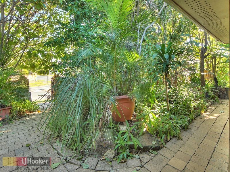 2 Chateau Street, Calamvale QLD 4116