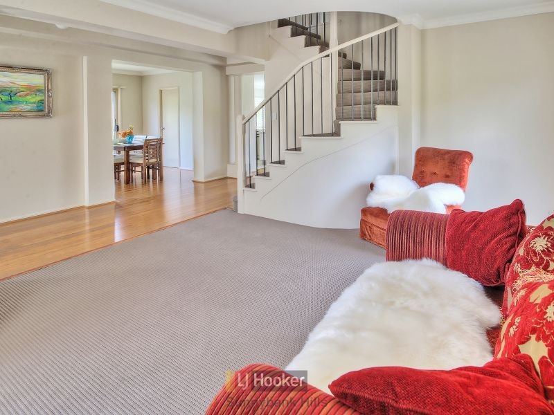 11 Mayfair Place, Stretton QLD 4116
