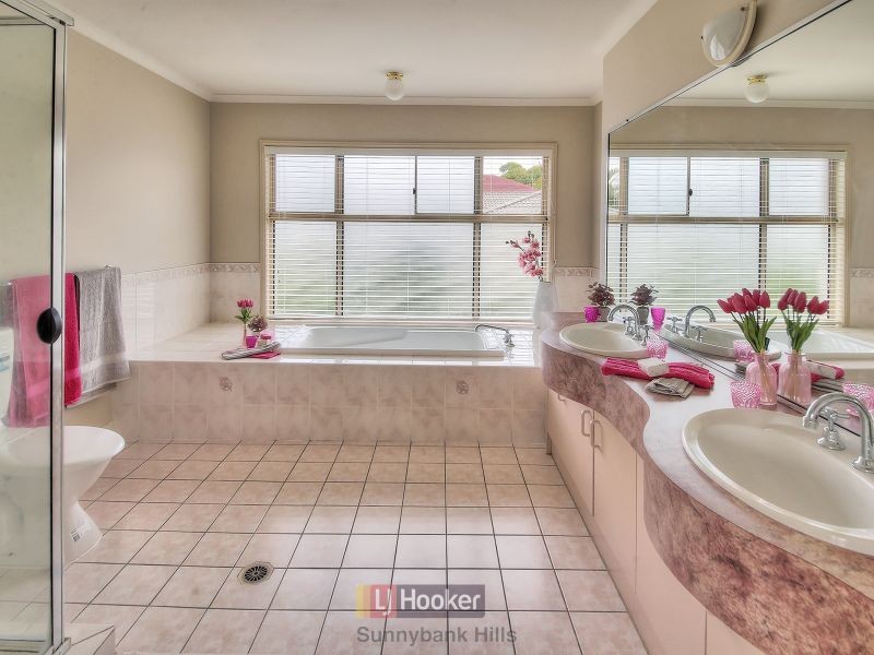 11 Mayfair Place, Stretton QLD 4116