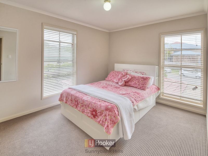 11 Mayfair Place, Stretton QLD 4116