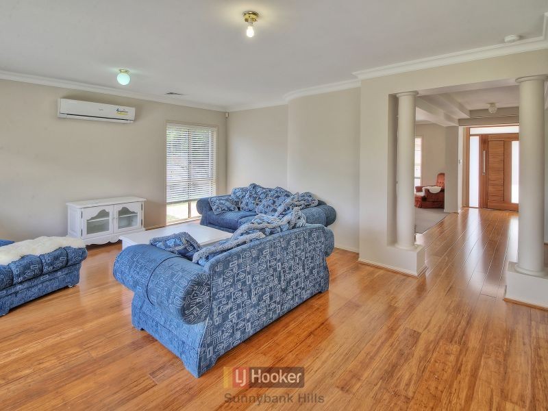 11 Mayfair Place, Stretton QLD 4116