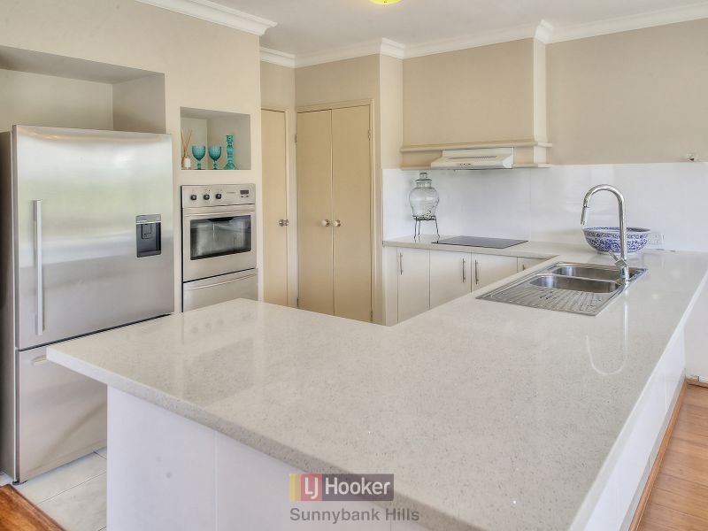 11 Mayfair Place, Stretton QLD 4116