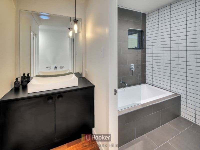 54 Liverpool Street, Eight Mile Plains QLD 4113