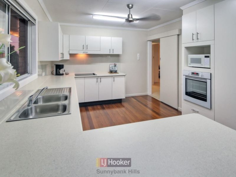 19 Koumala Street, Mansfield QLD 4122