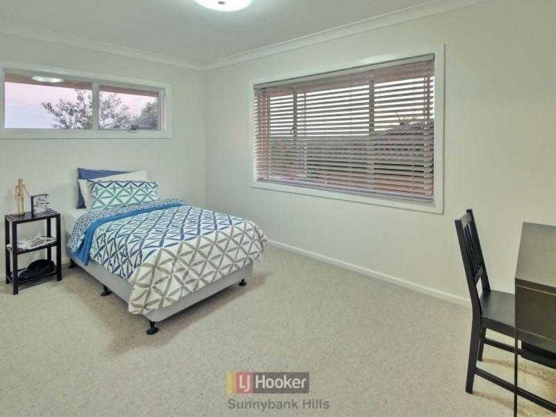 19 Koumala Street, Mansfield QLD 4122