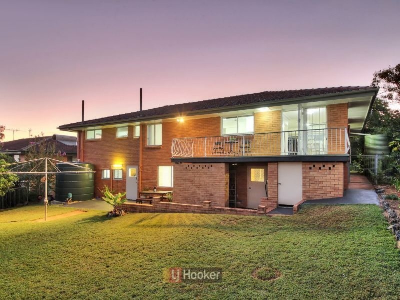 19 Koumala Street, Mansfield QLD 4122