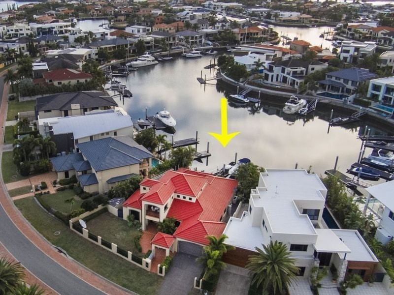 17 King Charles Drive, Paradise Point QLD 4216