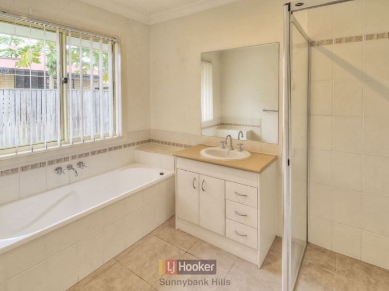 8 Ribbonwood Street, Sunnybank Hills QLD 4109
