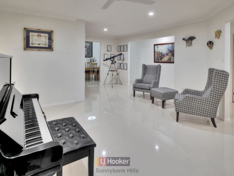 19 Yewleaf Place, Calamvale QLD 4116