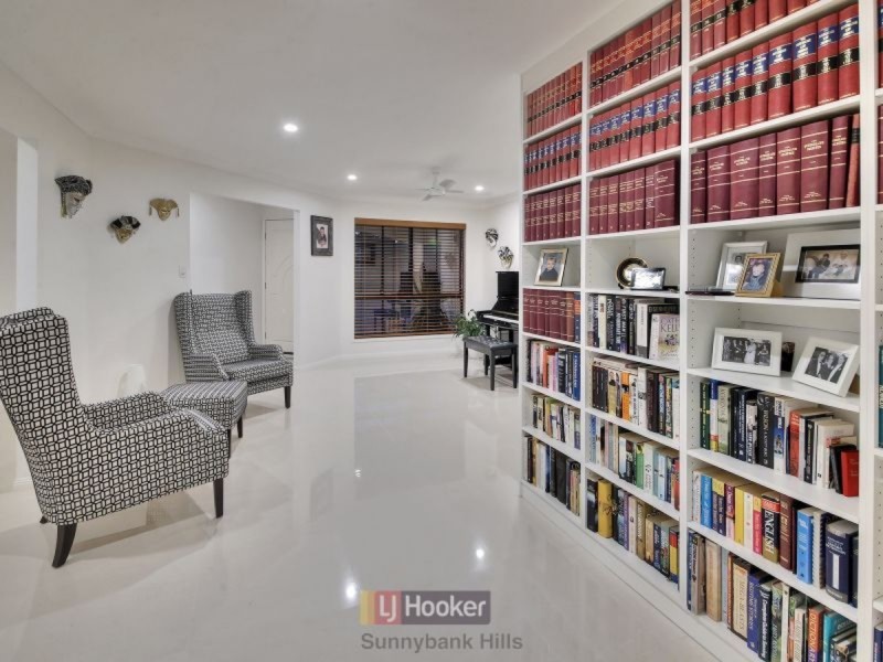 19 Yewleaf Place, Calamvale QLD 4116
