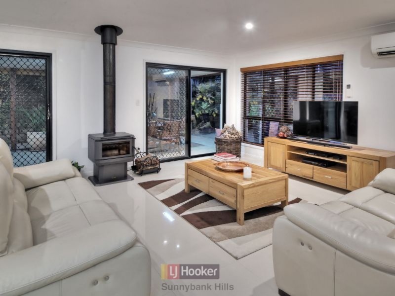 19 Yewleaf Place, Calamvale QLD 4116